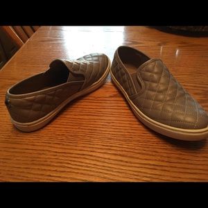 Steve Madden slip on shoes